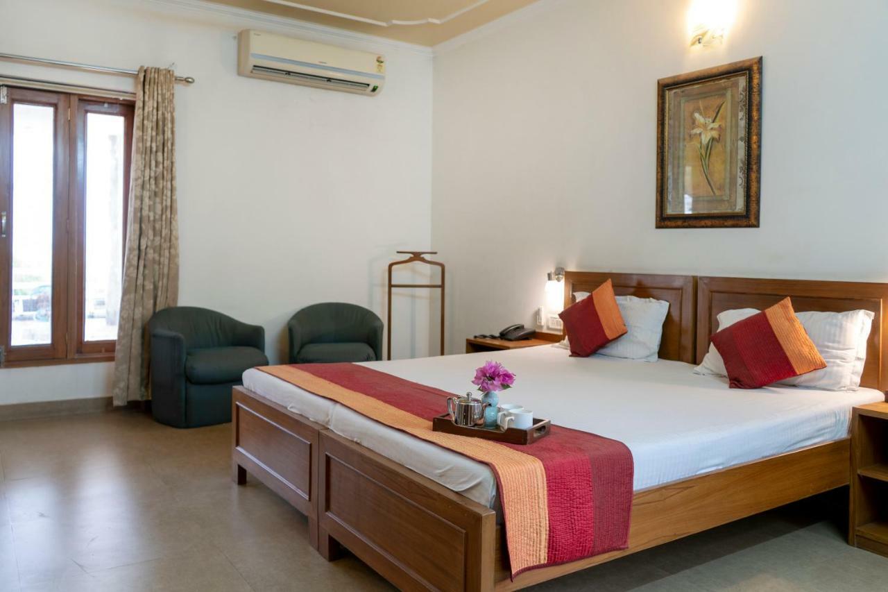Giri Homestay By Vista Rooms Jaipur Ngoại thất bức ảnh