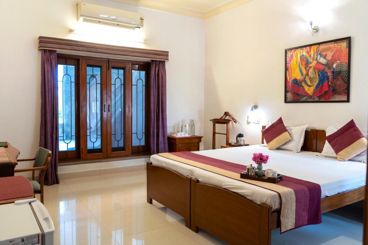 Giri Homestay By Vista Rooms Jaipur Ngoại thất bức ảnh